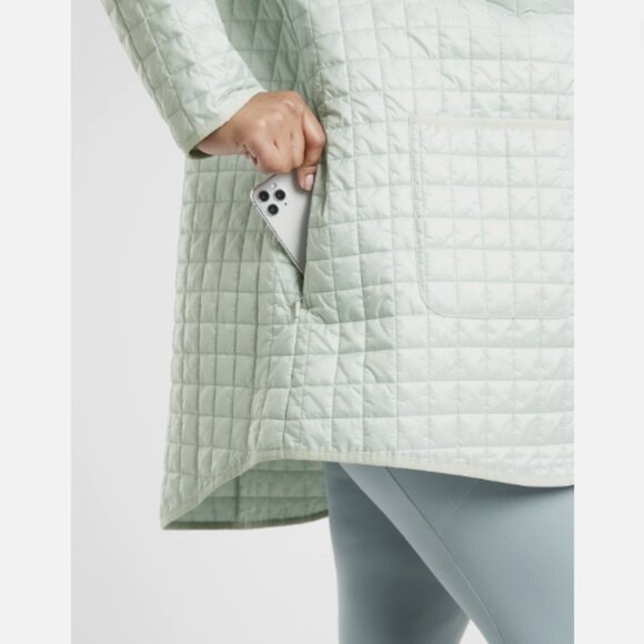 Athleta Grandview PrimaLoft Shell Full Zip Wind Resistant Jacket in Coast Grey - Picture 3 of 16